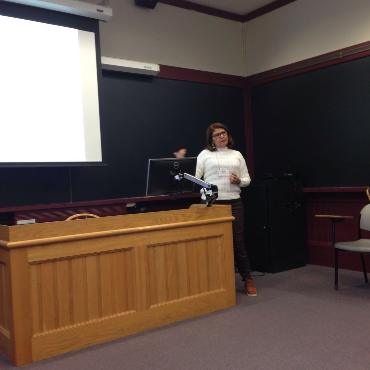 Vice-Coordenadora do Mestrado em Letras da UEMA apresenta trabalho em Harvard